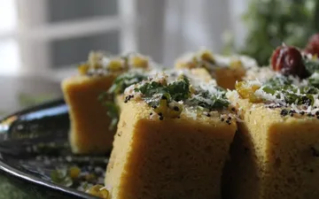 Southern Cornbread Recipe: No Sugar, Cast Iron Crust