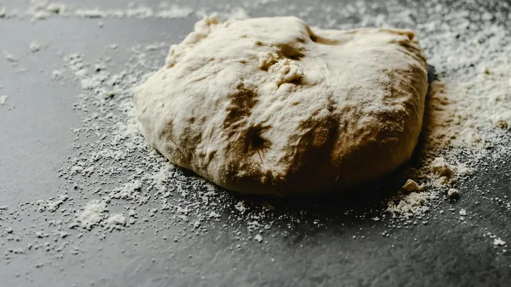 How to Make a Poolish: Recipe, Ratio, and Timing