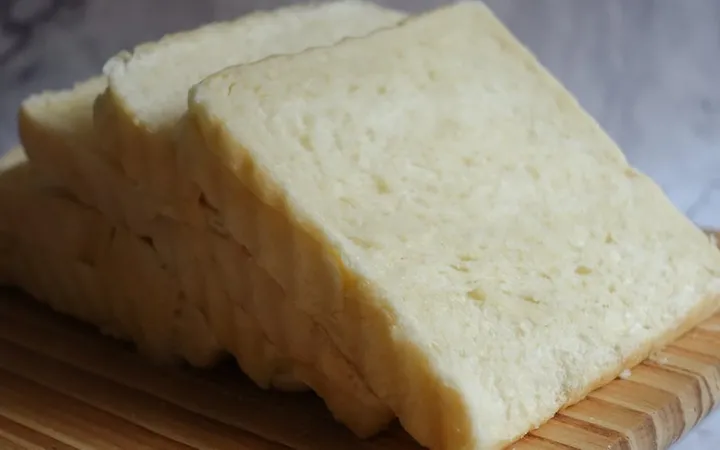 Homemade Sandwich Bread Recipe (Soft, Sliceable)