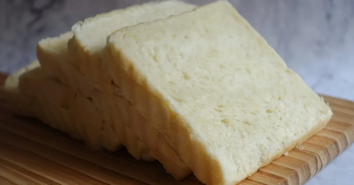 Homemade Sandwich Bread Recipe (Soft, Sliceable)