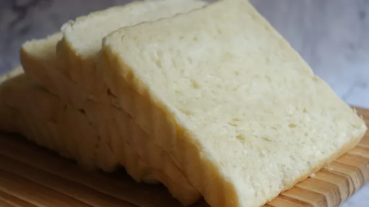 Sourdough Sandwich Bread: Soft Everyday Loaf