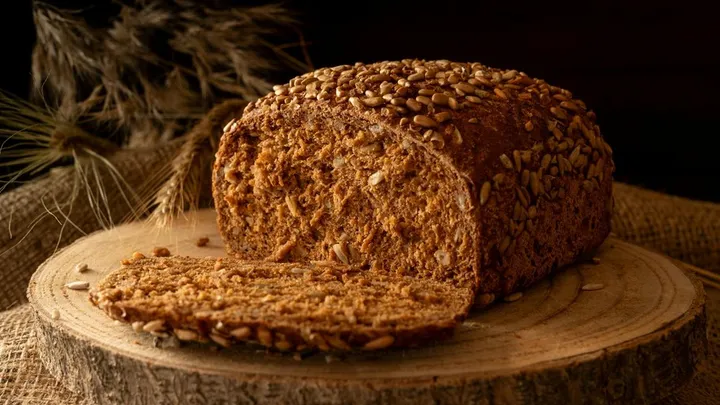 Spelt Bread Guide: Hydration, Mixing, and Ferment Rules