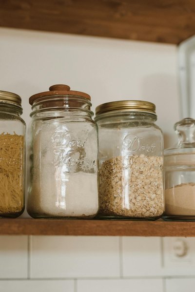 Le Parfait French clamp jar with glass body and wire bail closure for flour